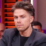 André Hazes bindt zijn hond vast met zijn broek, hondenliefhebbers zijn razend