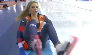 Cameraman bij Jutta Leerdam focust op maar één ding, haar enorme achterwerk