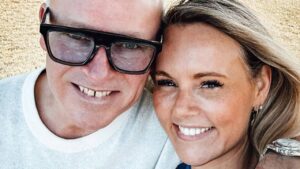 Evert Santegoeds belooft flinke juice te droppen over de vrouw van René van der Gijp