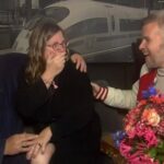 Badjas-Blunder Bij Miljoenenjacht: Thuiswinnaar Laat per ongeluk iets te veel zien