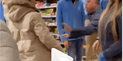Paniek in Haagse Albert Heijn: man gaat volledig door het lint en valt personeel aan