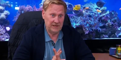 Augurkenkoning Oos gebroken: zoon ernstig ziek na dood van beste vriend