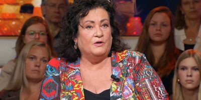 Bh van Caroline van der Plas steelt de show bij Nieuwsuur: ‘Er zat iets in wat voor chaos zorgde’ Bh van Caroline van der Plas steelt de show bij Nieuwsuur: ‘Er zat iets in wat voor chaos zorgde’