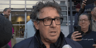 Moeder van slachtoffer woest op Borsato: “Ik heb nooit opnames van mijn dochter gemaakt, hij liegt.” Moeder van slachtoffer woest op Borsato: “Ik heb nooit opnames van mijn dochter gemaakt, hij liegt.”