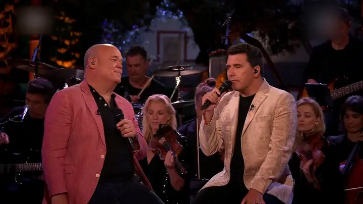 Ruzie bij Beste Zangers: Paul de Leeuw woest op Jan Smit die hem tegenwerkt Ruzie bij Beste Zangers: Paul de Leeuw woest op Jan Smit die hem tegenwerkt