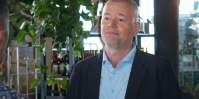 Onherkenbaar: Raymond van Barneveld is maar liefst 44 kilo afgevallen