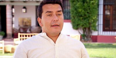 Ondergedoken voor zijn eigen vrouw: ‘Jan Smit woonde in vakantiehuisje en zat nachtenlang in de kroeg’