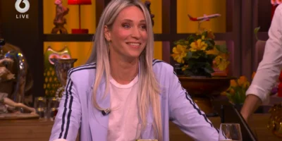 Kijkers kotsen Paul de Leeuw massaal uit na pijnlijk en vals optreden bij Helene Hendriks